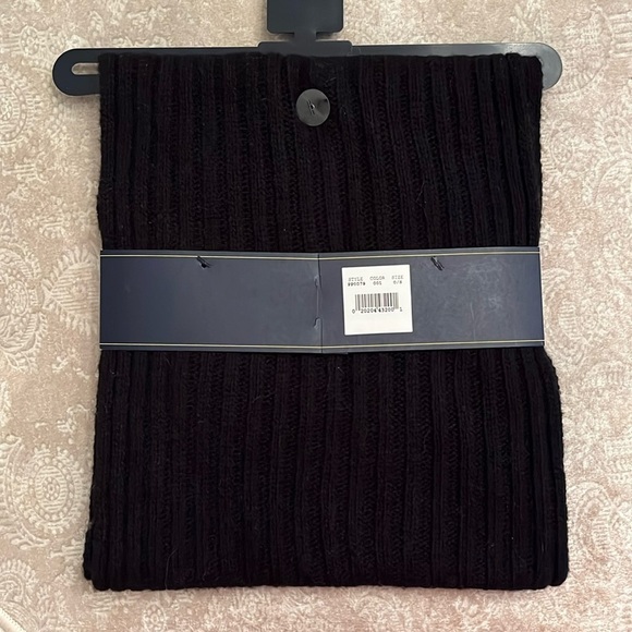 Brand New Polo by Ralph Lauren Black & White 35% Lambswool Hat & Scarf Set - Picture 6 of 11